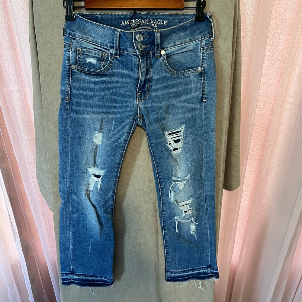 Americans Eagle crop jeans, size 2 SHORT.